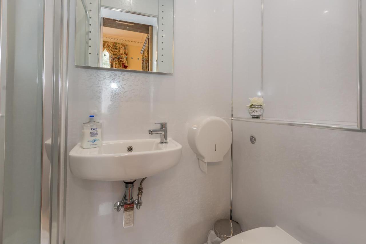 Guest house Menzies 3*