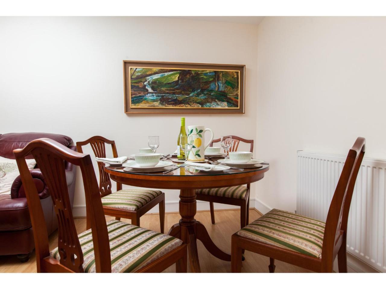 Spacious, Central Appartement *