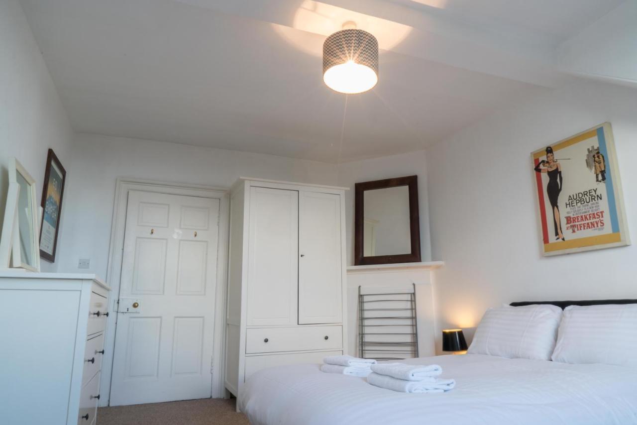 Queen St: Superb Penthouse Flat W/roof Terrace Apartment