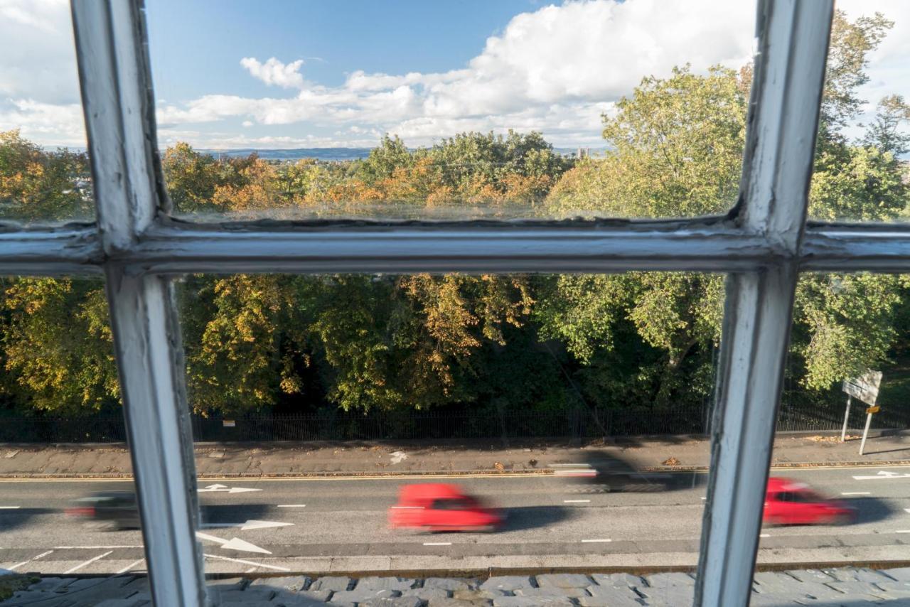 Queen St: Superb Penthouse Flat W/roof Terrace Apartment