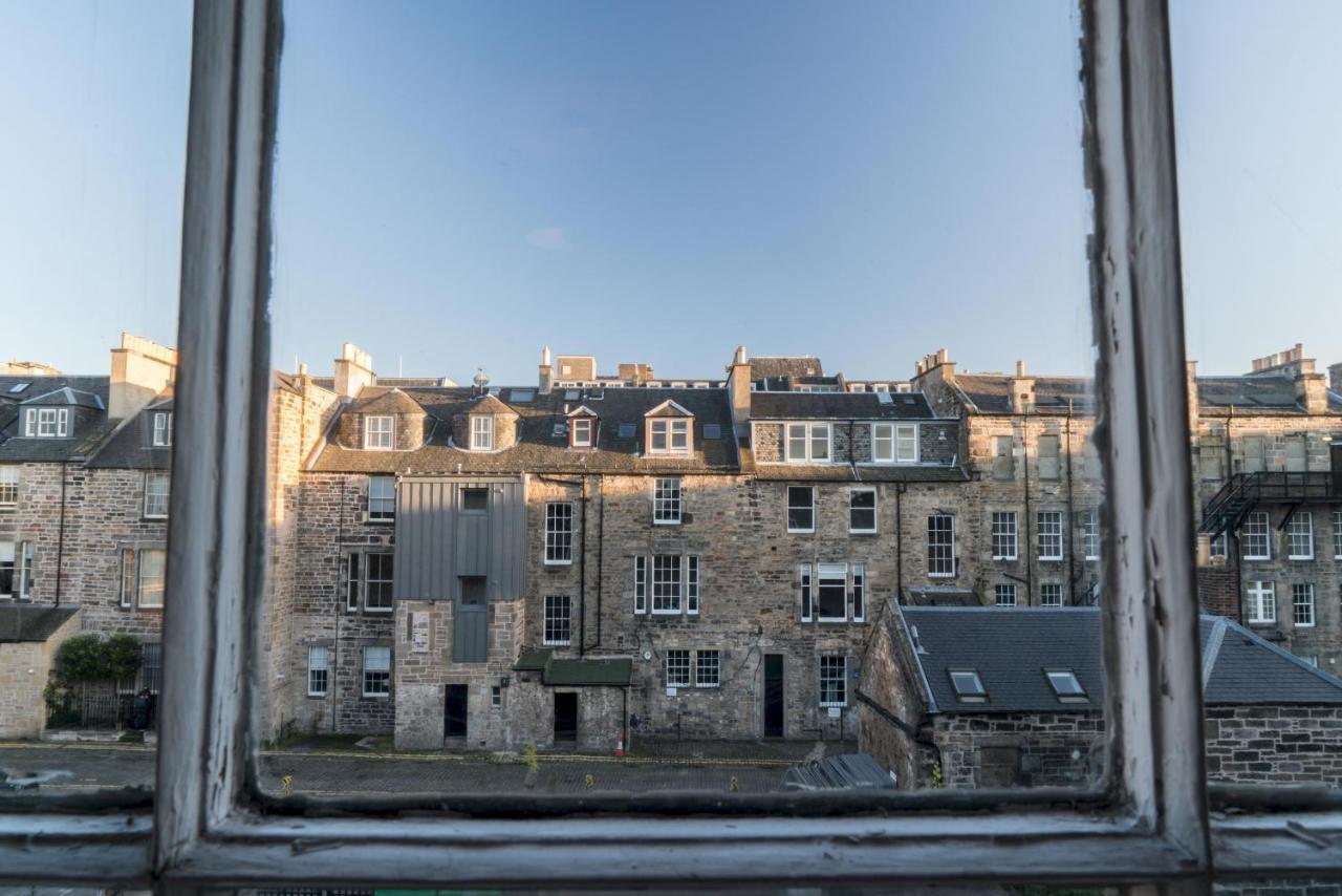 Queen St: Superb Penthouse Flat W/roof Terrace *