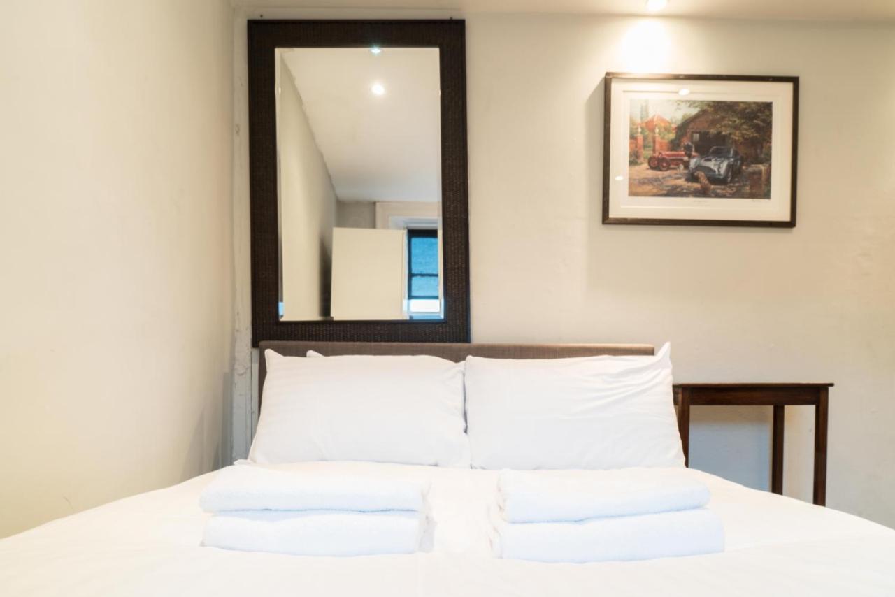 Queen St: Superb Penthouse Flat W/roof Terrace Apartment