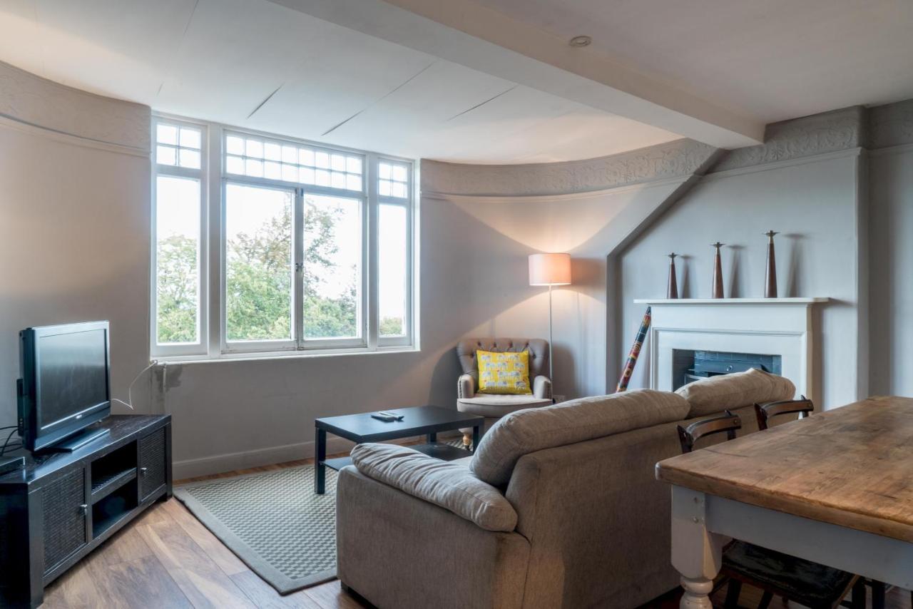 Queen St: Superb Penthouse Flat W/roof Terrace * Edinburgh