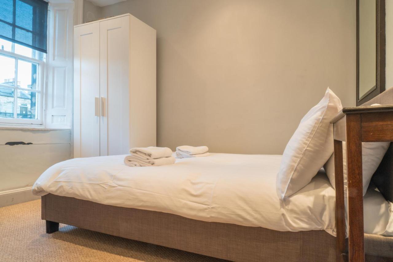 Queen St: Superb Penthouse Flat W/roof Terrace Apartment