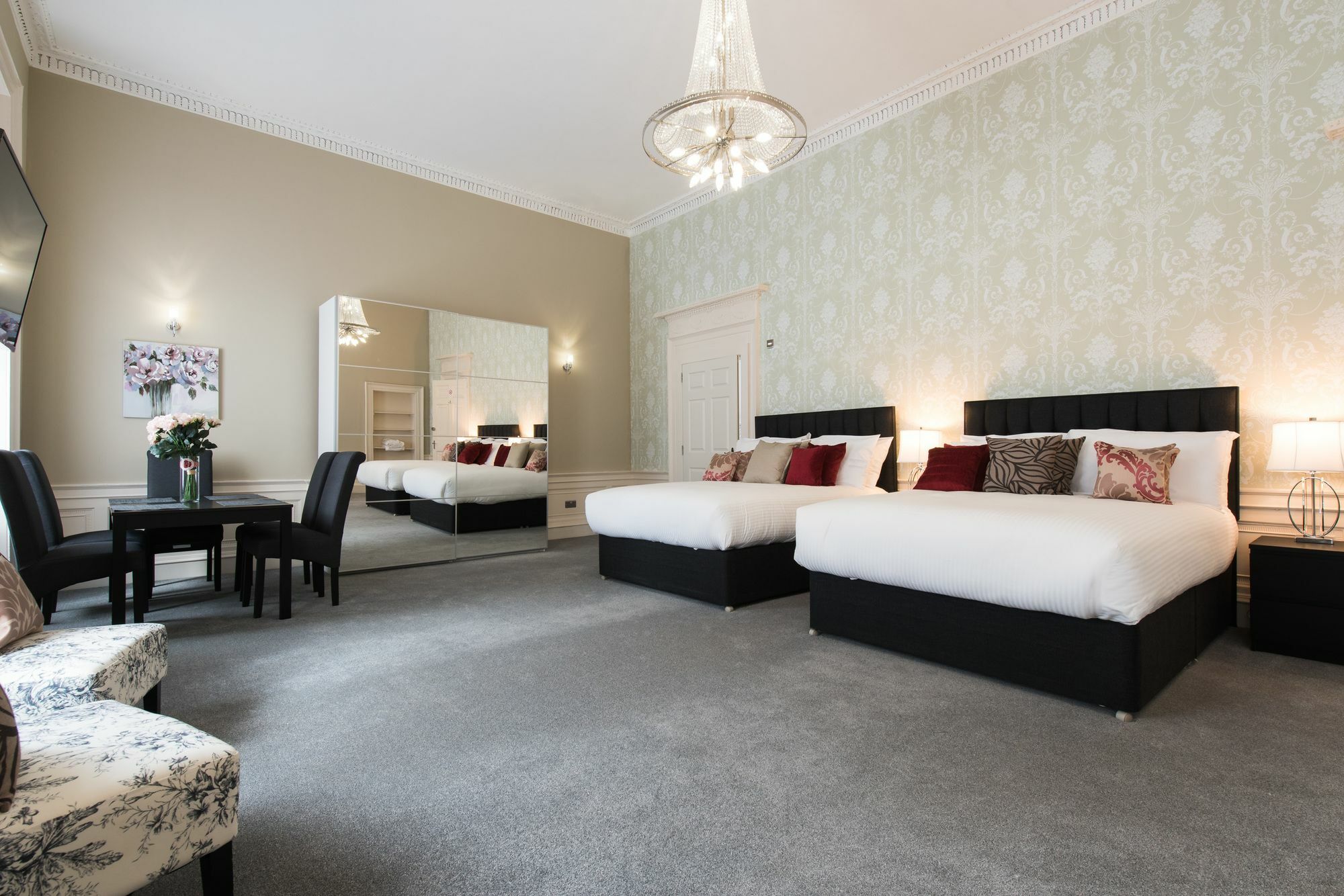 Royal Princes Apartment *