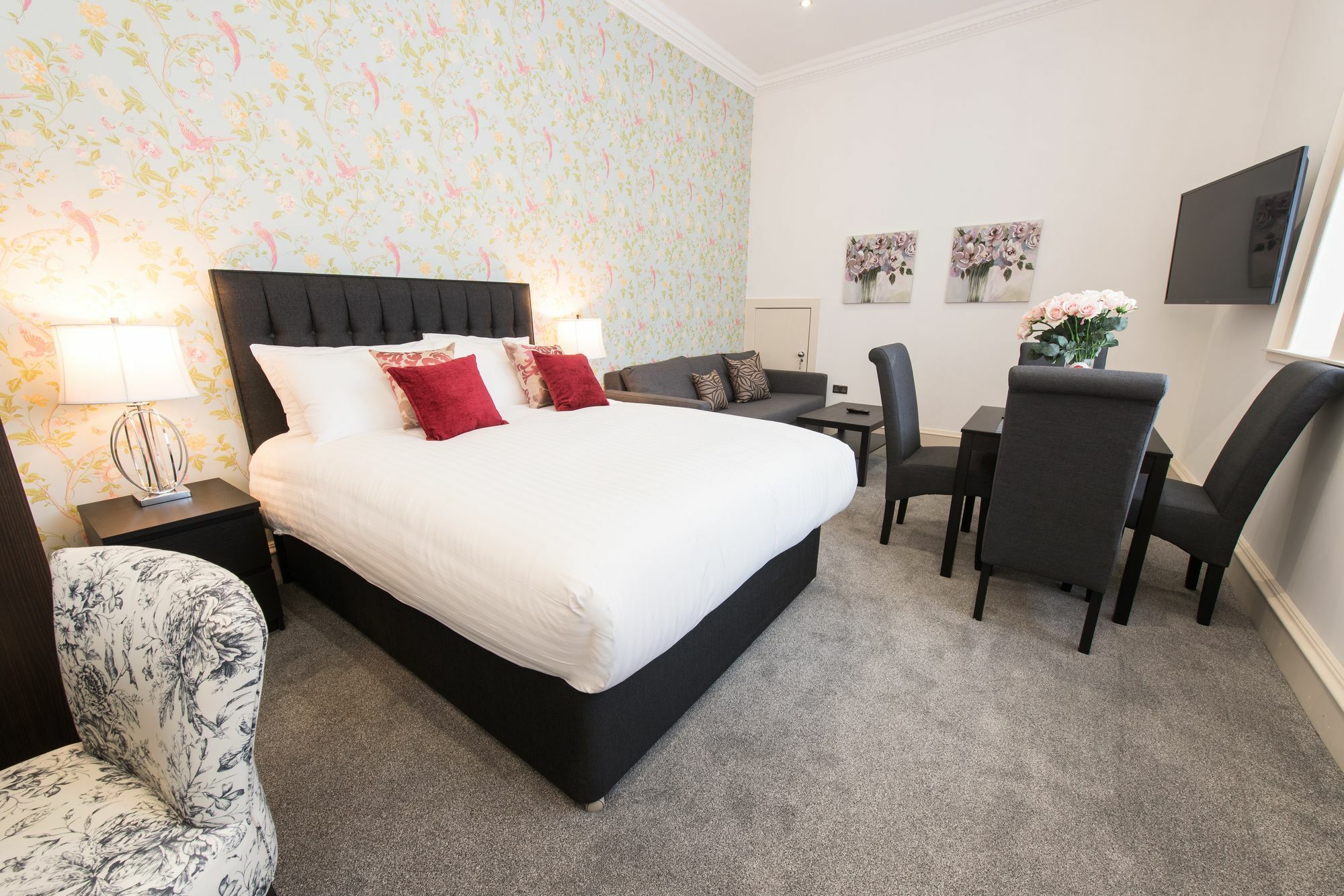 Royal Princes Apartment