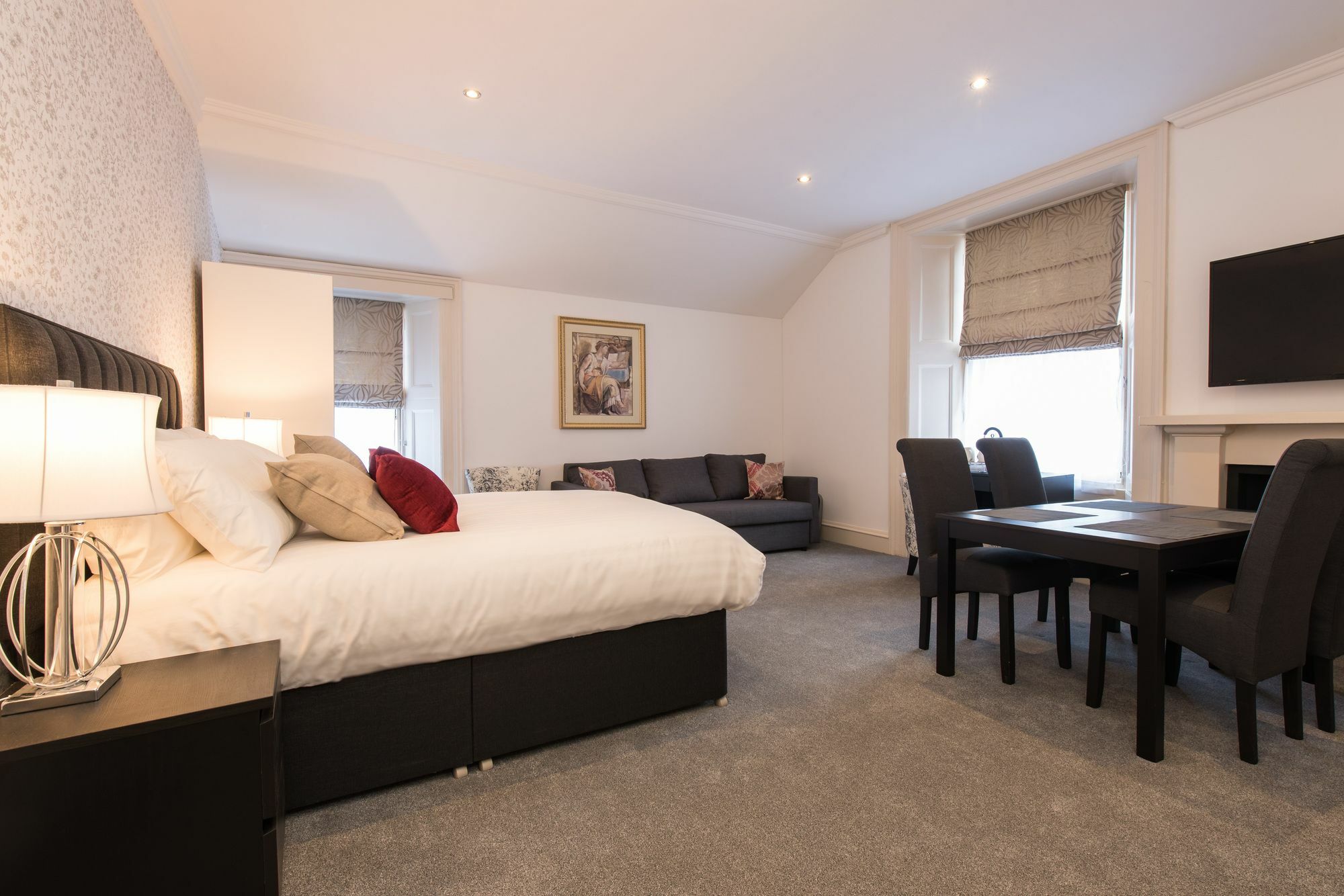 Royal Princes Apartment