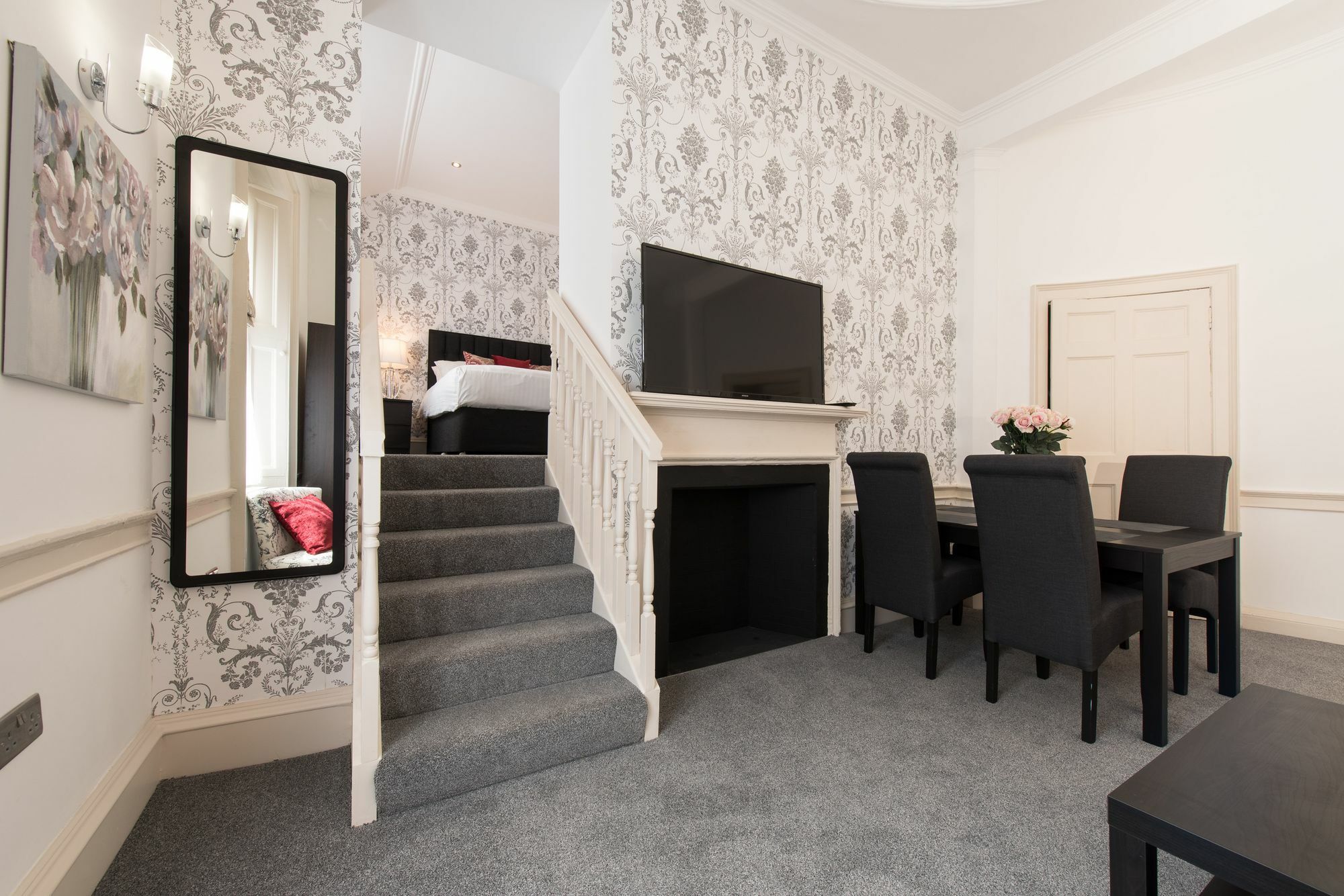 Royal Princes Apartment *