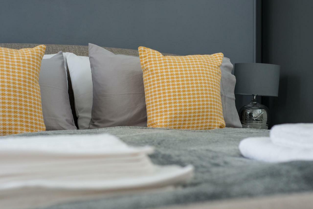 The Roseburn Apartment