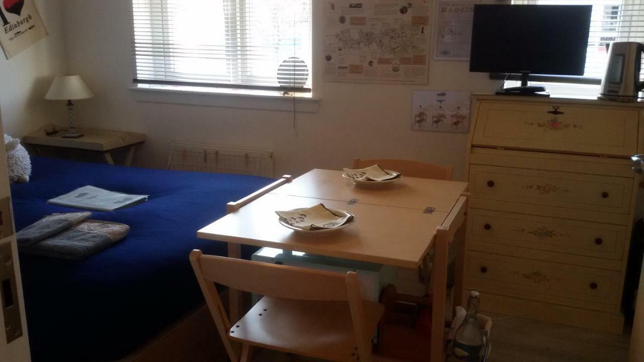 Homestay Broomhouse