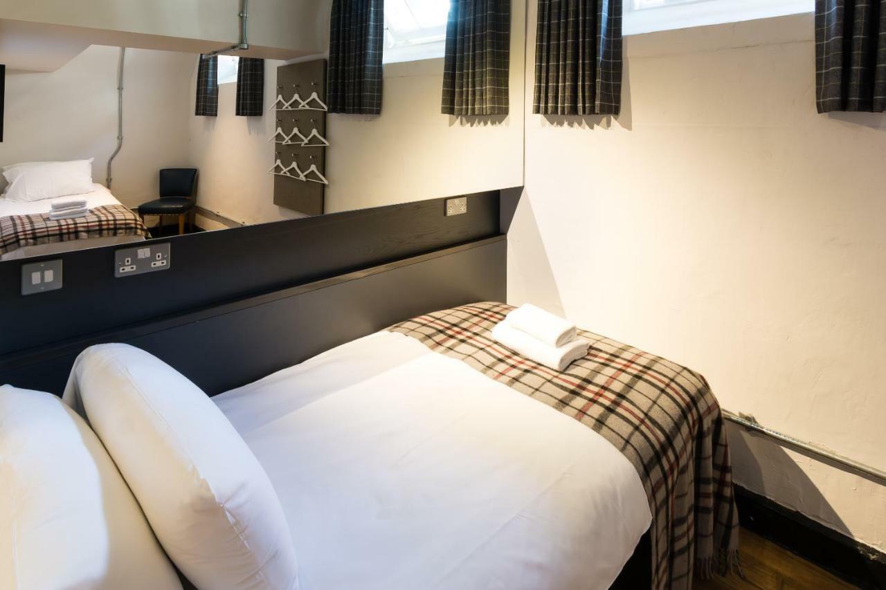 Hostel Code Pod - The Court - *