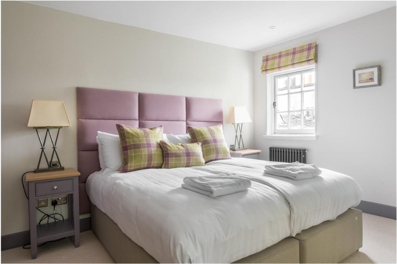 Apartment Amazing Penthouse, Stunning Views, Castle 2 Mins Edinburgh