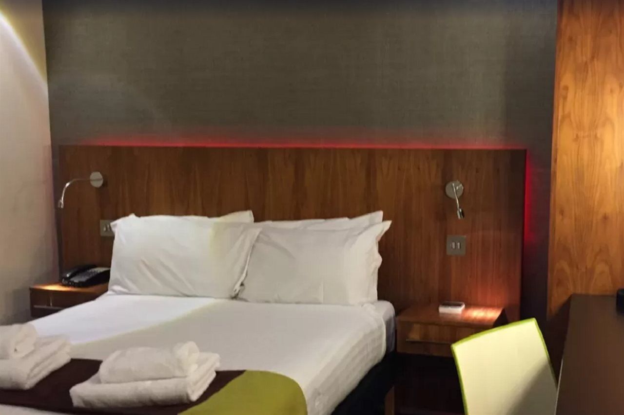 Hotel The Place