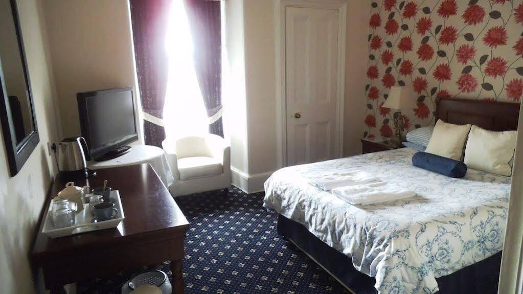 Alexander Guest house