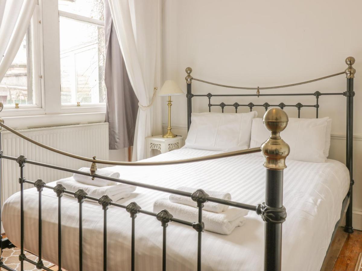 3 Lynedoch Place *